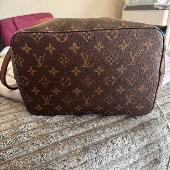 Louis Vuitton Monogram Brown Bucket Bag - Picture 2 of 8